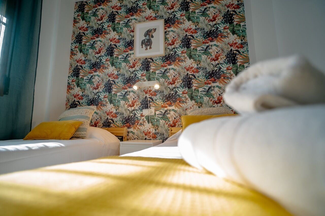 Ferros/tábuas de passar roupa, berço de viagem, Wi-Fi de cortesia