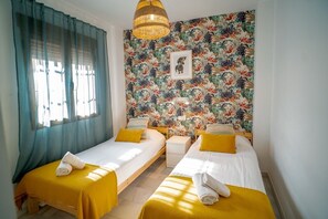 2 bedrooms, iron/ironing board, travel cot, free WiFi - Charming Apartment with Private Terrace in Córdoba Historic Jewish Quarter (Córdoba)