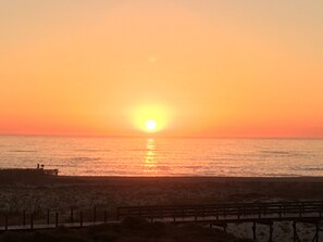 Unclassified image, 5 of 23, button - Holiday Home 'Sunshine Home - 300m To The Beach' with Sea View, Private Terrace and Wi-Fi (Leça da Palmeira)