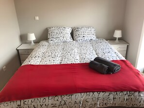 2 slaapkamers, een strijkplank/strijkijzer, wifi, beddengoed