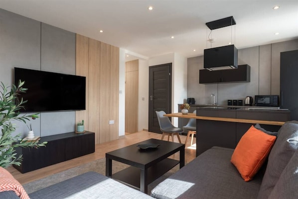 Unclassified image, 1 of 15, button - Riviera Residence | Sleeps 4 | Parking | Torquay (Torbay)