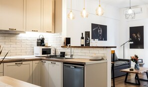 Luokittelematon kuva, 4 kautta 28, painike