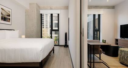 w Enchanting 1BR in the Heart of Interlomas