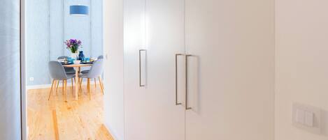 Luxury Apartment, 2 Bedrooms | Dining