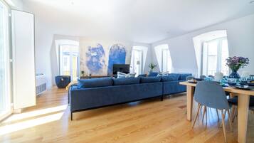 Blue by the River 4 - Unique Penthouse Duplex | Oleskelualue