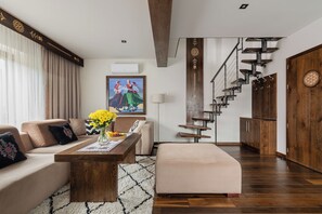 Deluxe Apartment, Mountain View | Desk, laptop workspace, free WiFi - IJG Imperial Apartamenty Krupówki (Zakopane)