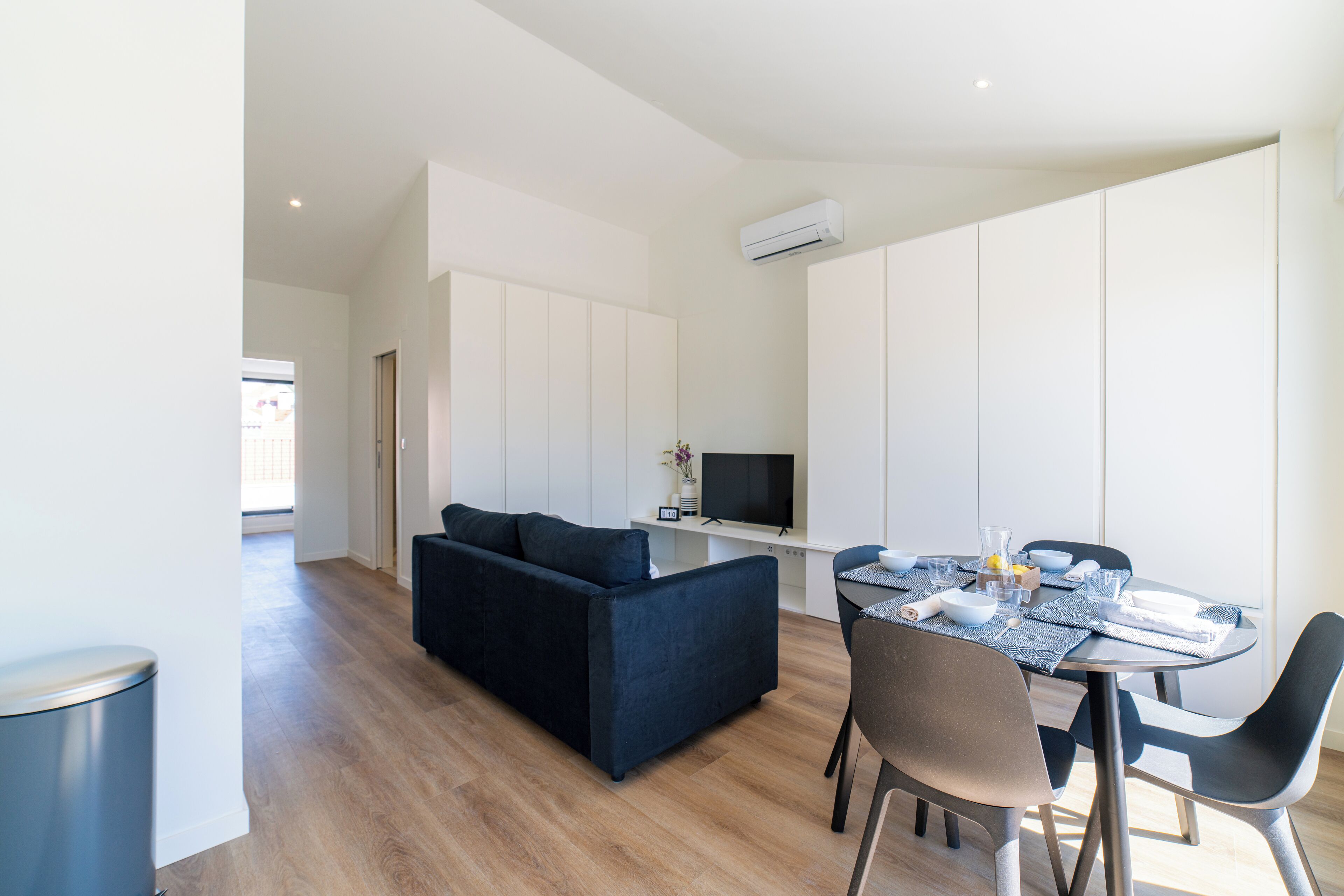 Deluxe Penthouse, River View (Lusíadas 53 5ºD) | Dining