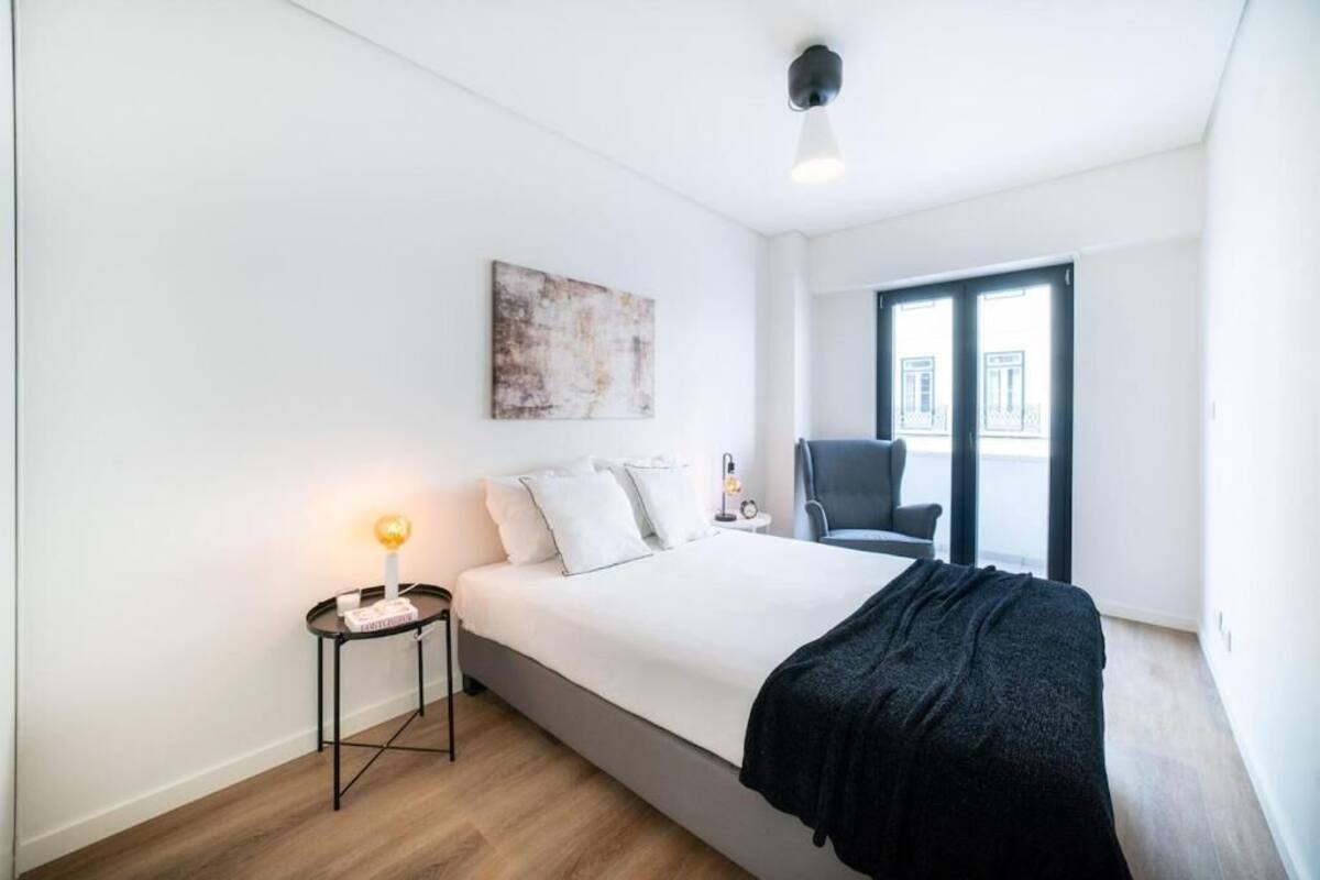 Deluxe Apartment, 2 Bedrooms (Lusíadas 53 4ºD) | 熨斗/熨衣板、免费 WiFi