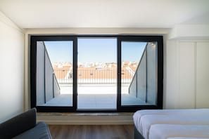 Deluxe Penthouse, River View (Lusíadas 53 5ºE) | Iron/ironing board, free WiFi - Alcântara 2 (Lisbon)