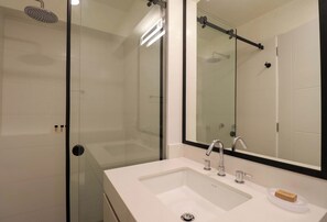 Apartment - w Stylish 2BR Retreat w Balcony in Miraflores (Lima)