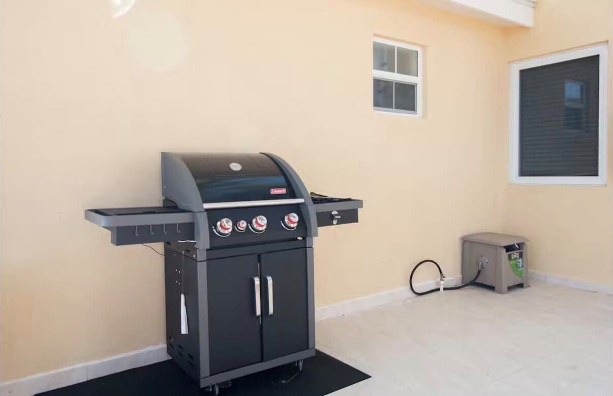 House | 6 bedrooms, Internet