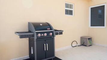 House | 6 bedrooms, Internet