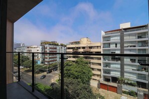 Apartment - w Engaging 2BR w Cozy Balcony in Miraflores (Lima)