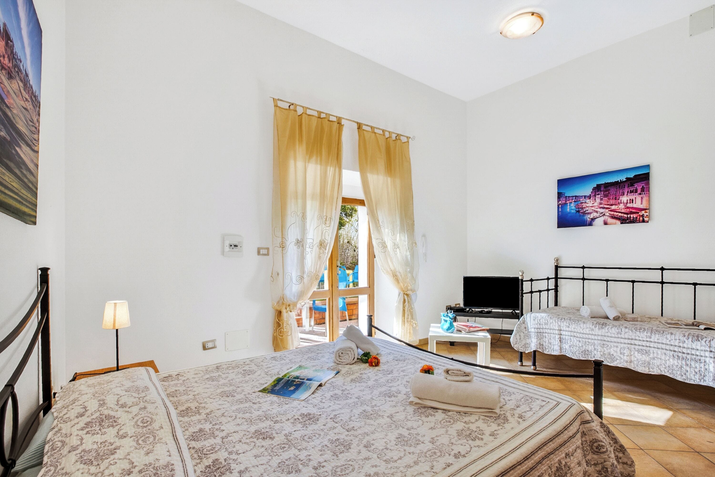 Standard Studio (Residence Argentiera Studios GF for 4) | WiFi, bed sheets
