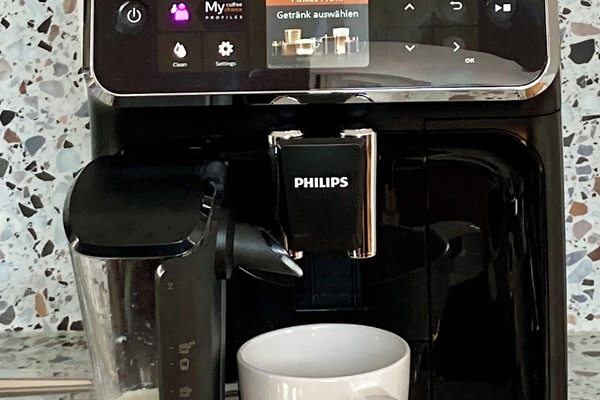 Kaffee und/oder Kaffeemaschine