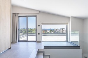 Maisonette with Sea View & Jacuzzi | 해변/바다 전망