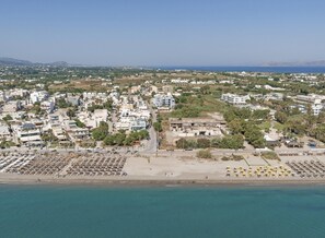 Beach nearby - Milva Mare Luxury Apartments (Kos)
