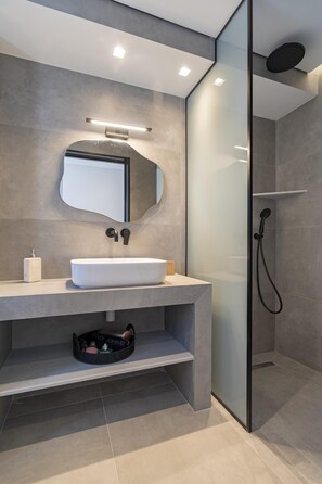 Maisonette with Sea View & Jacuzzi | Bathroom