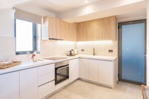 Maisonette with Sea View | Private kitchen | Fridge, oven, stovetop, espresso maker - Milva Mare Luxury Apartments (Kos)