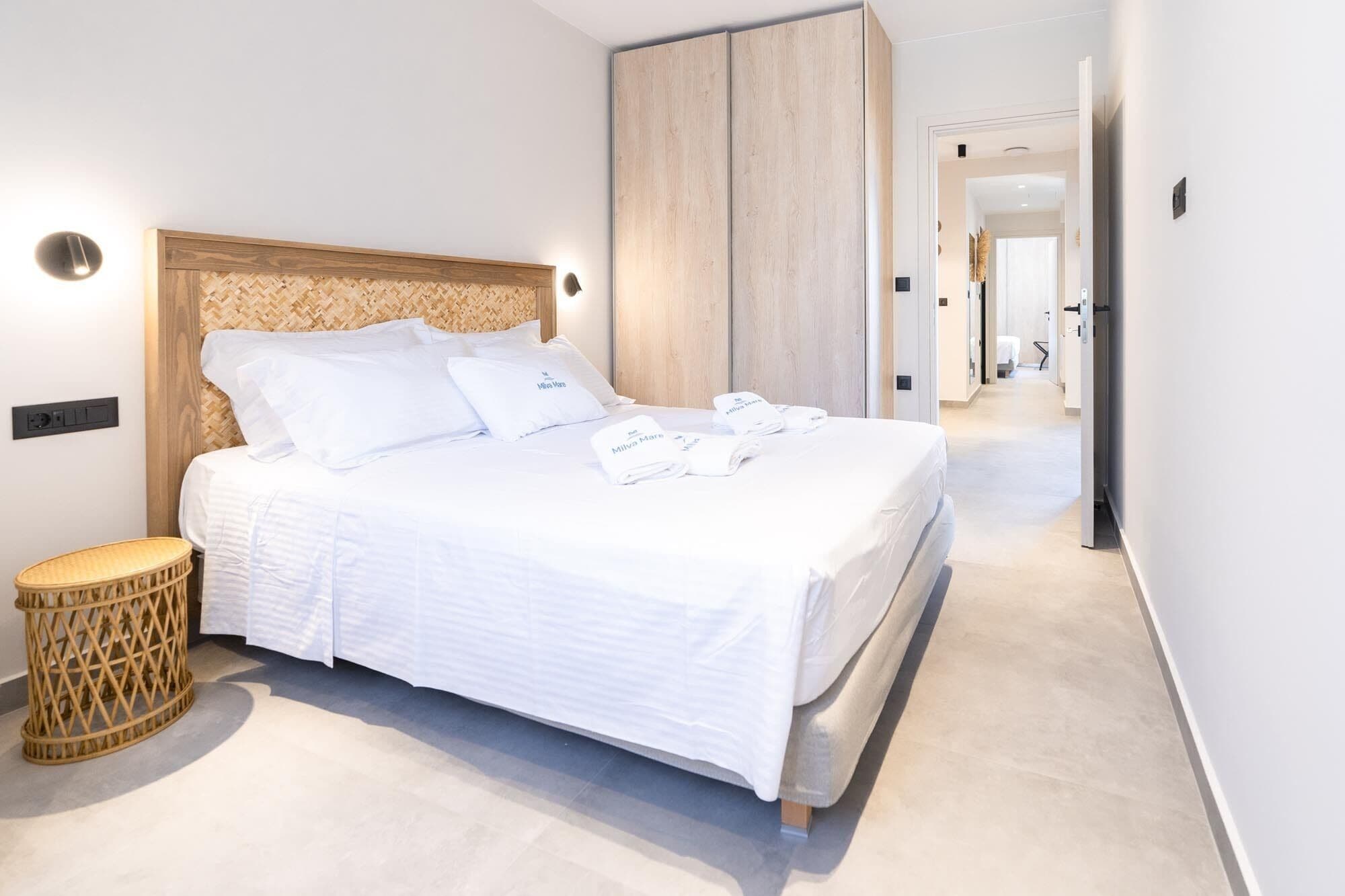 Deluxe Two-Bedroom Apartment | 객실 내 금고, 암막 커튼, 방음 설비, 다리미/다리미판