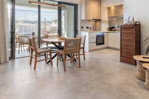 Deluxe Two-Bedroom Apartment | Private kitchen