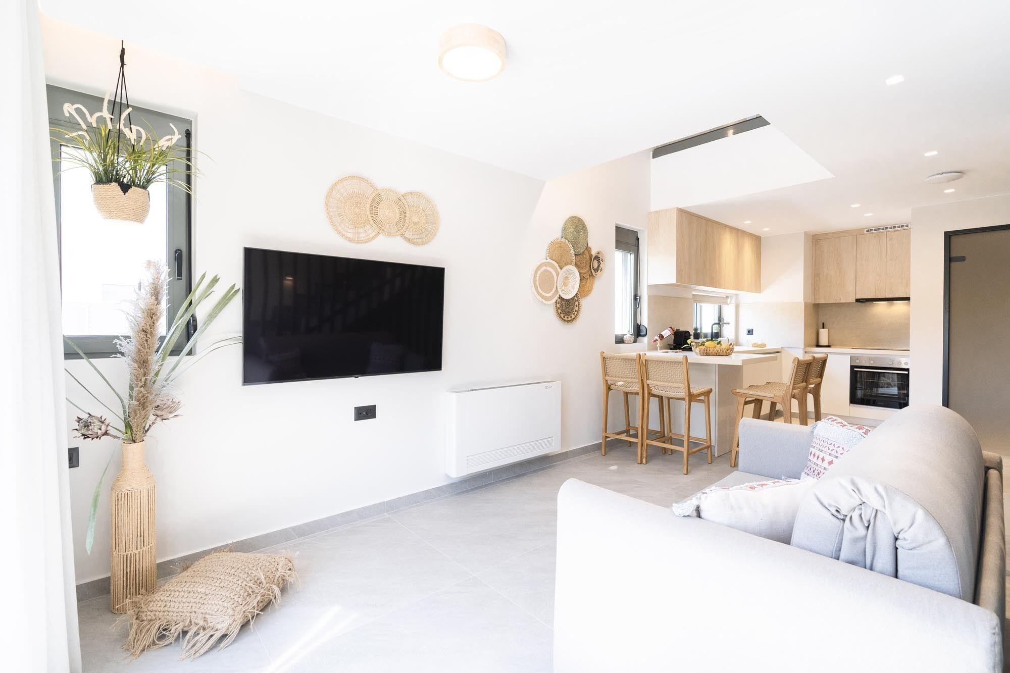 Maisonette | Vardagsrum | 43-tums smart-tv med digitalkanaler, Netflix och streamingtjänster