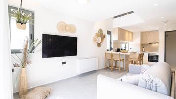 Maisonette | Vardagsrum | 43-tums smart-tv med digitalkanaler, Netflix och streamingtjänster