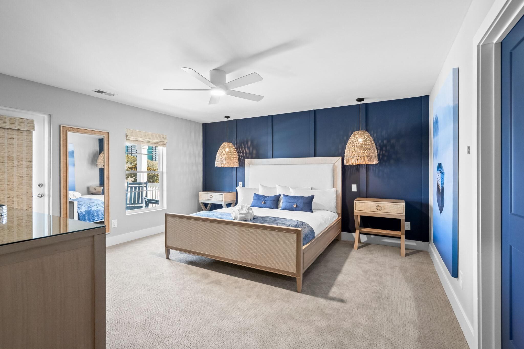 5 bedrooms, iron/ironing board, Internet, bed sheets