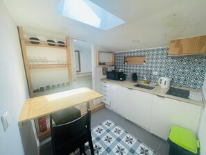 Historical Alfama - Building Top | 私人廚房 | 小冰箱、微波爐、爐台、鍋具/餐盤/廚房用品