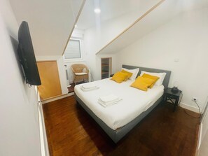 Basic Apartment, City View - Alfama (Lisbon)