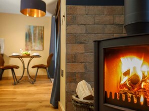 Unclassified image, 2 of 11, button