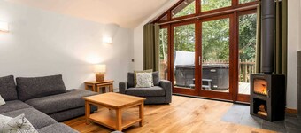 Glentress Forest Golden Oak Cabin, Peebles