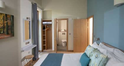 Glentress Forest Silver Birch Cabin, Peebles