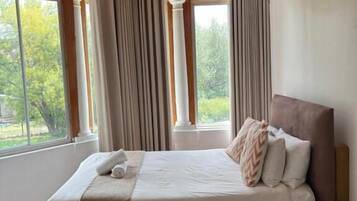 Luxury Double Room, Private Bathroom, Courtyard View | Iron/ironing board, free WiFi