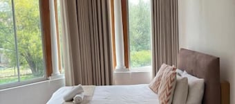 57 On Lorne Guesthouse