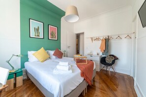 Apartamento conforto, 4 quartos (Desterro Historical 4) | Cortinas blackout, ferros/tábuas de passar roupa, Wi-Fi de cortesia