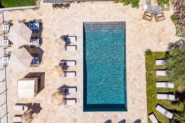 Vue sur piscine