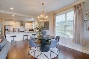 House (3 Bedrooms) | Interior - Pool Table! Walkable Stay in Midtown MEM (Memphis)