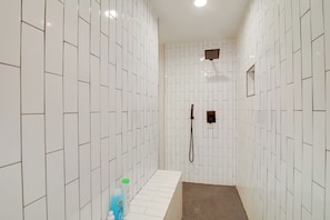 Apartment (4 Bedrooms) | Interior - Walk to Fedex Forum! Luxe Townhome w/ Rooftop Deck (Memphis)