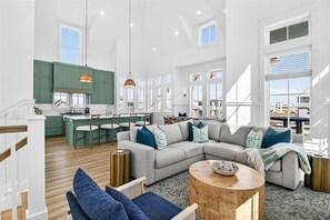 Smart TV, DVD player, books, video library - Pet-Friendly Coastal Hub w/ Gulf Views, Dual Living Areas & Family Layout (Port Aransas)