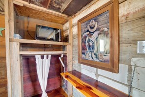 House (0 Bedroom) | Interior - Couples Getaway w/ Ranch Views - Near Lavon Lake! (Blue Ridge)