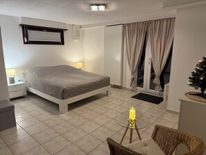 Bügeleisen/Bügelbrett, kostenloses WLAN, Bettwäsche