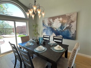 Dining - Summerlin Sanctuary! Luxury View Home 4/3 Pool Spa BBQ Pets OK! (Las Vegas)