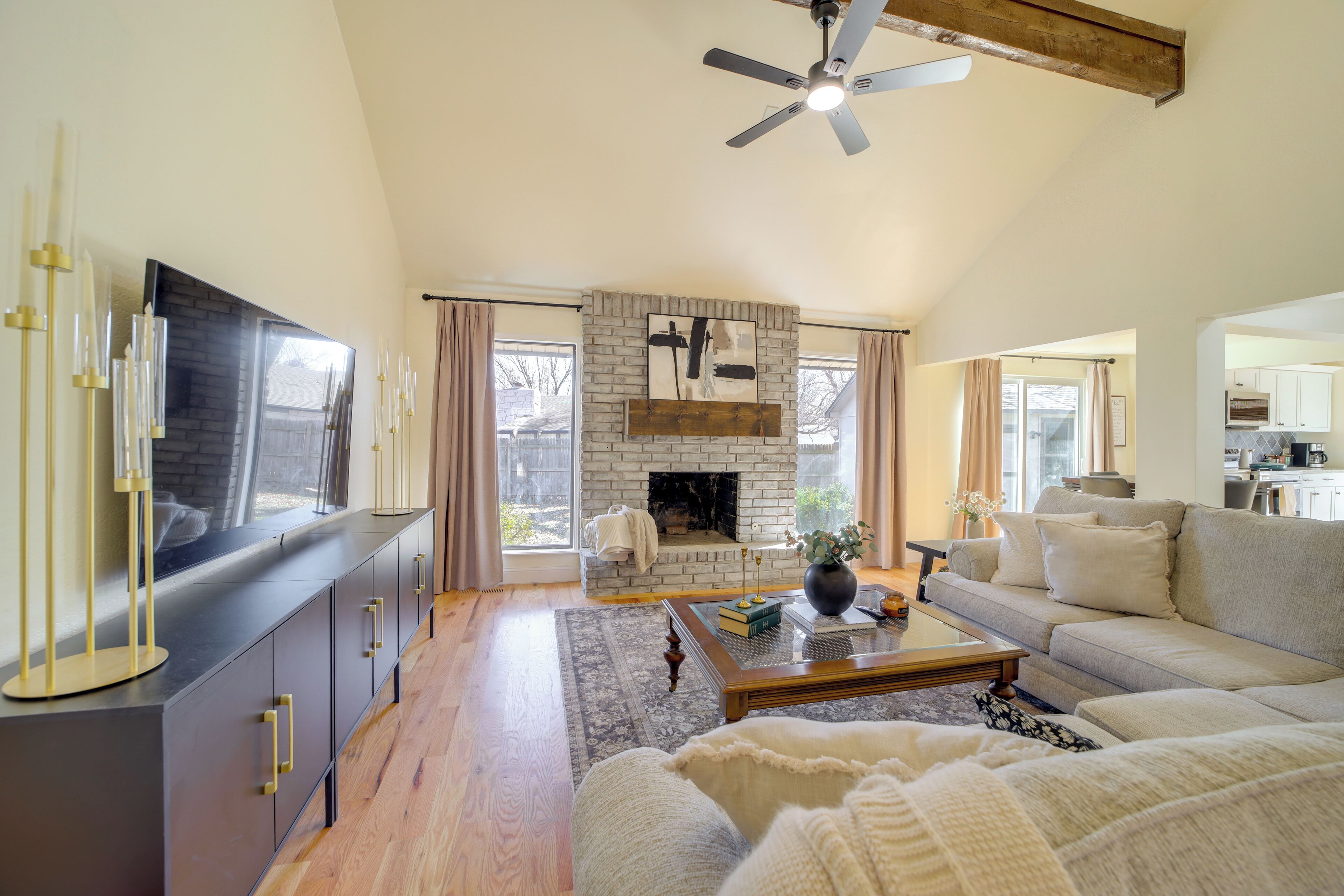 House (4 Bedrooms) | Interior