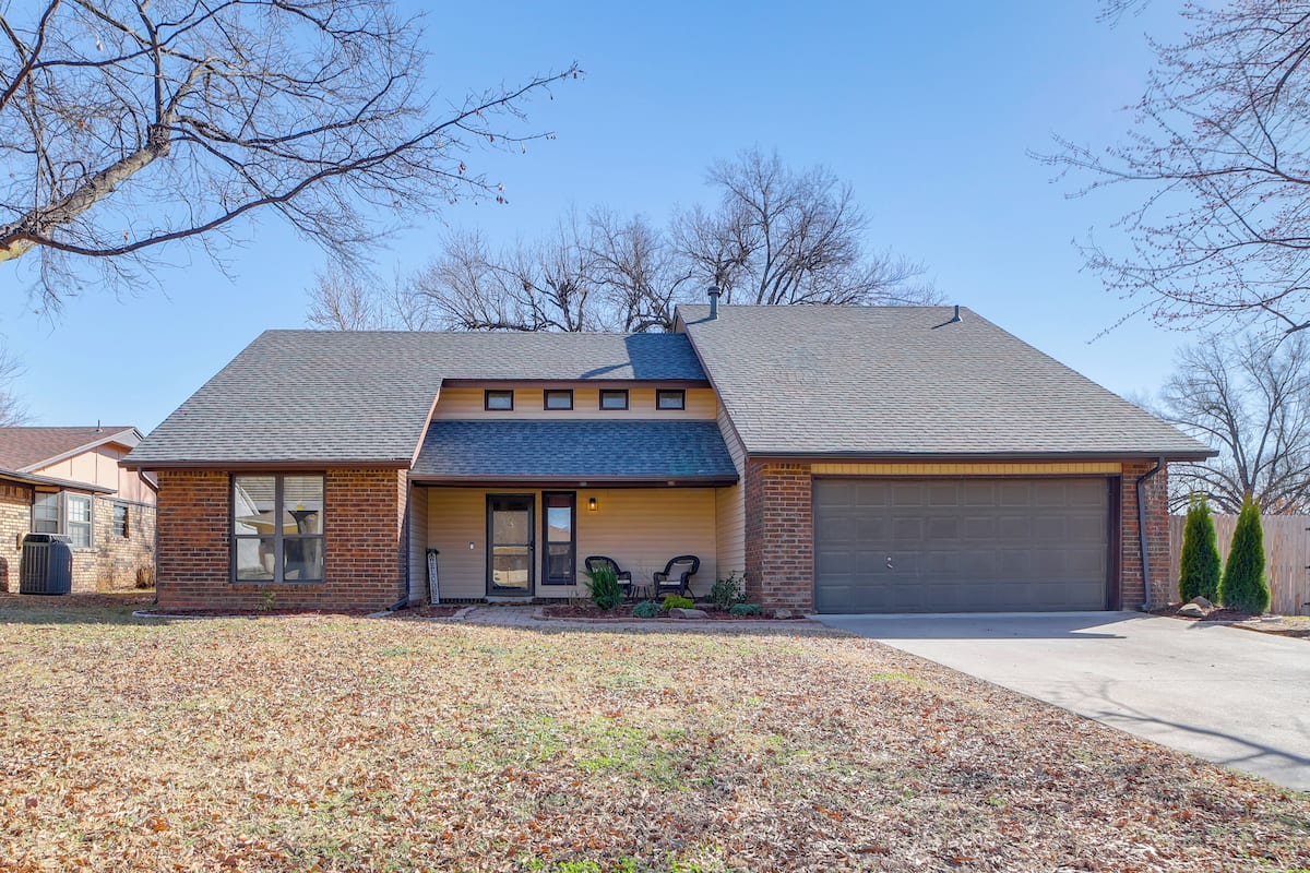 House (4 Bedrooms) | Front of property