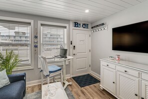 Interior - Walk to Beach & Boardwalk! Wildwood Crest Getaway (Wildwood Crest)