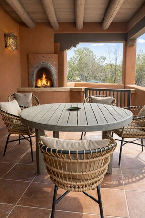 Outdoor dining - Elegant 3BR Retreat | Large Enclosed Yard | Walkable (Santa Fe)
