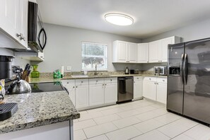 Apartment (3 Bedrooms) | Interior - 5 Mi to Wdw! Spacious Resort Escape w/ Pool Access (Kissimmee)