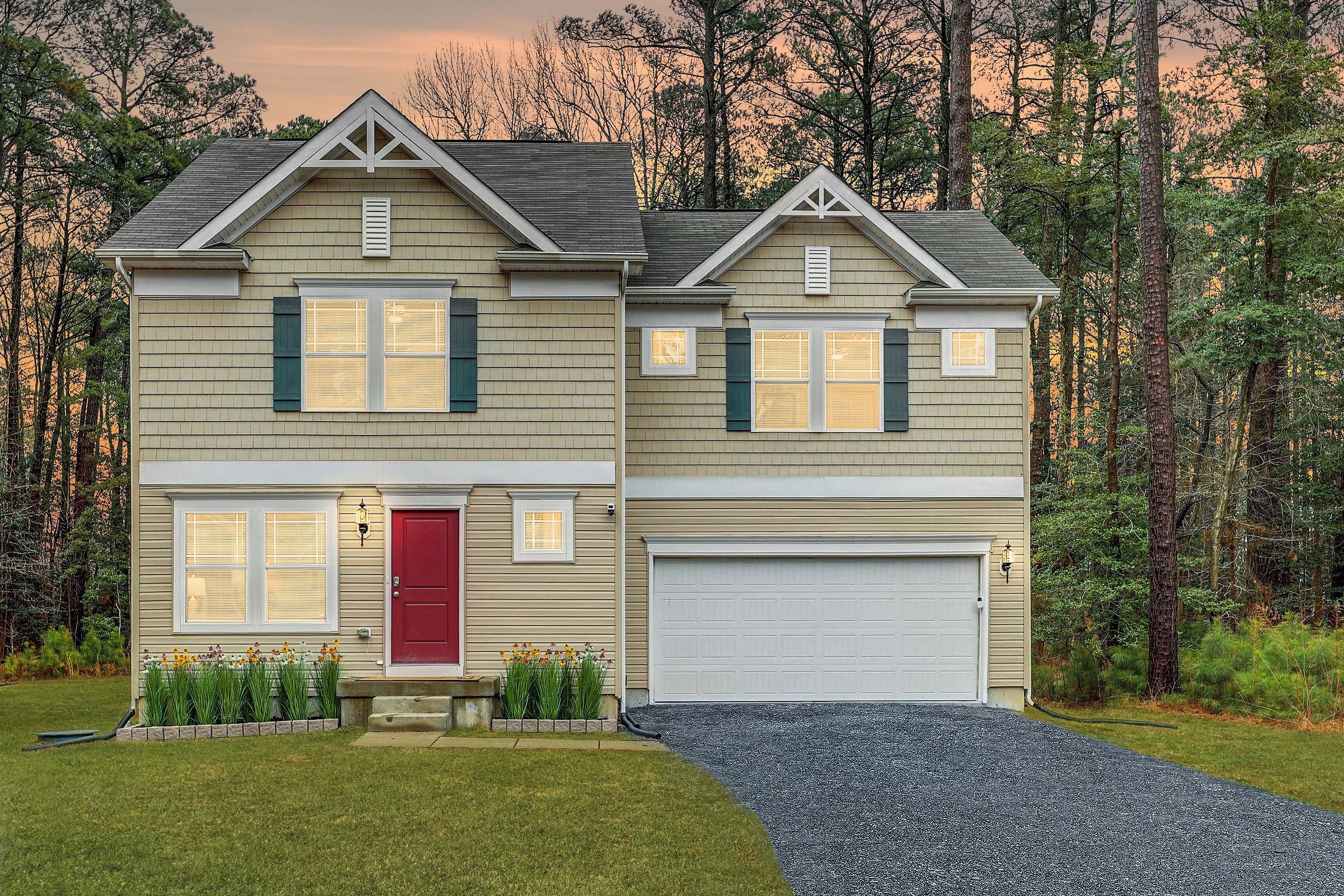 House (4 Bedrooms) | Front of property