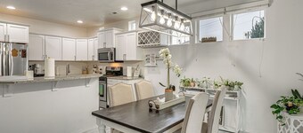 Fenced Yard & Fire Pit! Kennewick Family Retreat